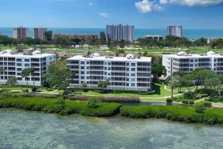 Marina Bay Condos in Longboat Key, FL. - Building