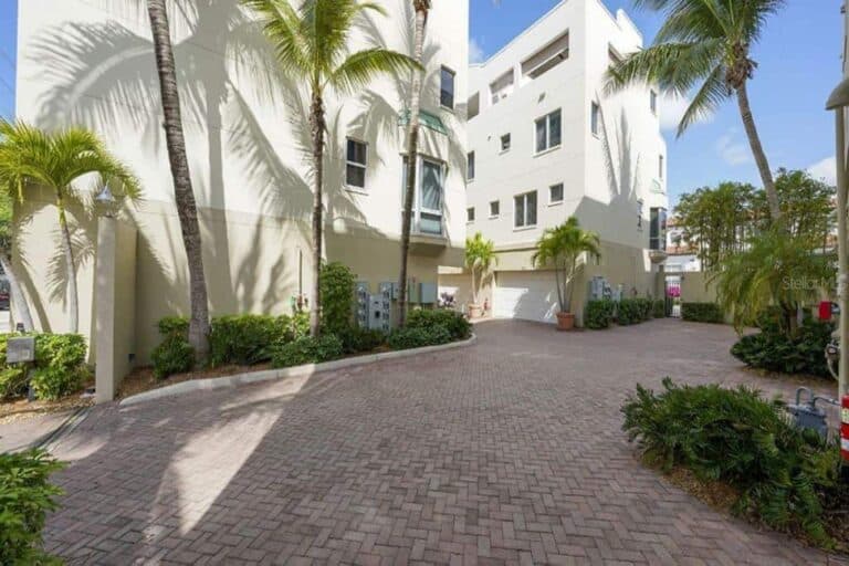 Marquee En Ville Condos in Downtown Sarasota, FL. - Grounds