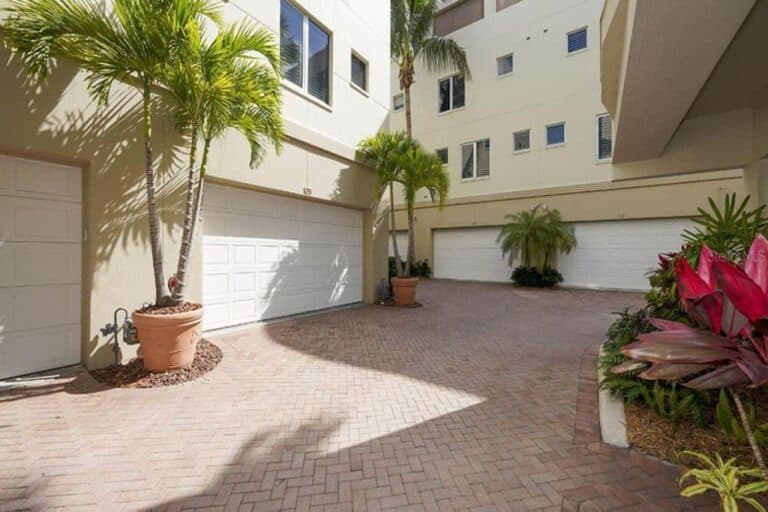 Marquee En Ville Condos For Sale in Downtown Sarasota, FL.- Garages