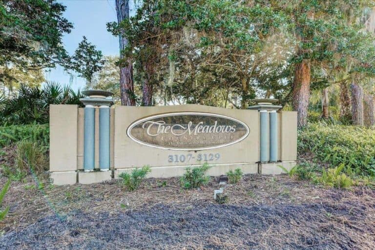 Meadows Condos in Sarasota, FL. - Country Club Sign