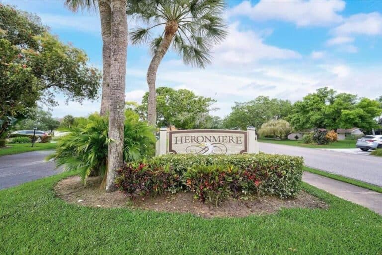 Meadows Condos in Sarasota, FL. - Heronmere Entrance Sign
