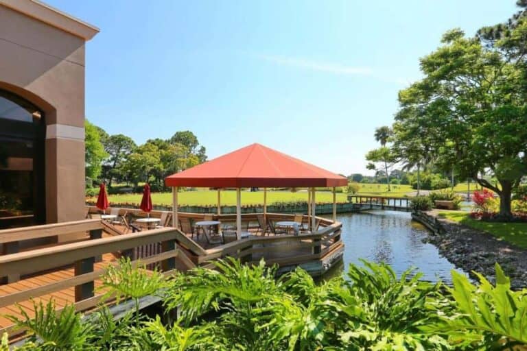 Meadows Country Club in Sarasota, FL. - Country Club Lake View