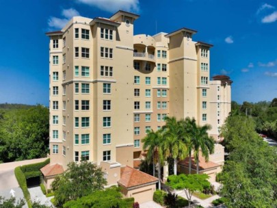 Meridian at The Oaks Condos in Osprey, FL. - Building