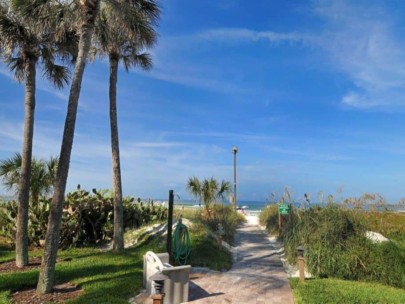 Midnight Cove Condos in Siesta Key, FL. - Beach Access