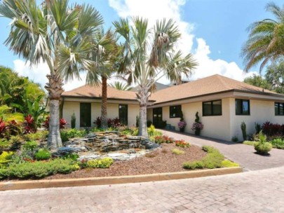 Midnight Cove Condos in Siesta Key, FL. - Clubhouse