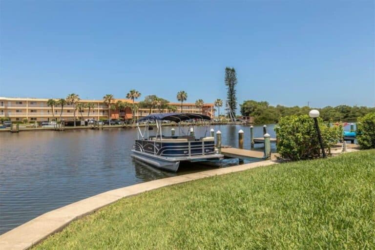 Moorings Condos in Siesta Key, FL. - Boat Docks