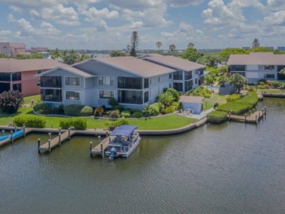 Moorings Condos in Siesta Key, FL. - Waterfront