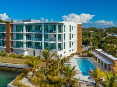 Oceane Condos in Siesta Key, FL. - Building