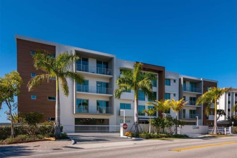 Oceane Condos in Siesta Key, FL. - Building