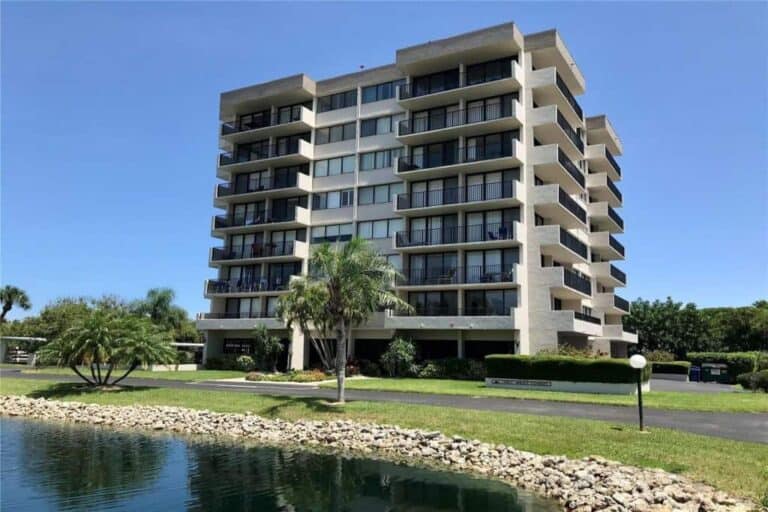 Our House At The Beach Condos in Siesta Key, FL. - Building