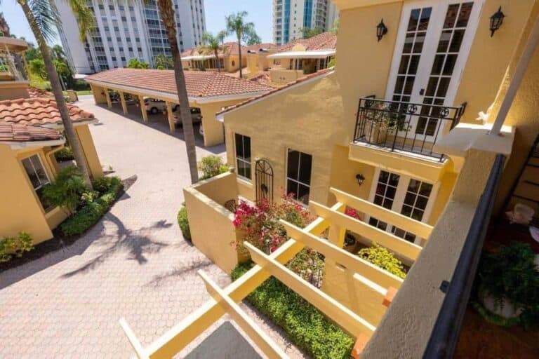 Palm Avenue Villas in Downtown Sarasota, FL. - Building