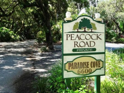 Paradise Cove Condos in Siesta Key, FL. - Entrance Sign