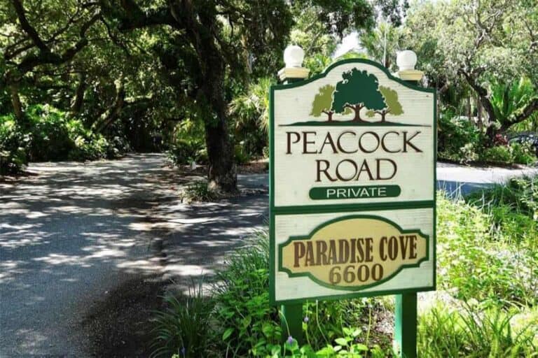 Paradise Cove Condos in Siesta Key, FL. - Entrance Sign