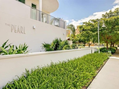 Pearl Condos in Downtown Sarasota, FL. - Entrance Sign