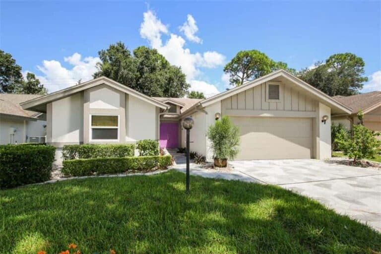 Pine Trace Condos in Palm Aire Sarasota, FL. - Villa