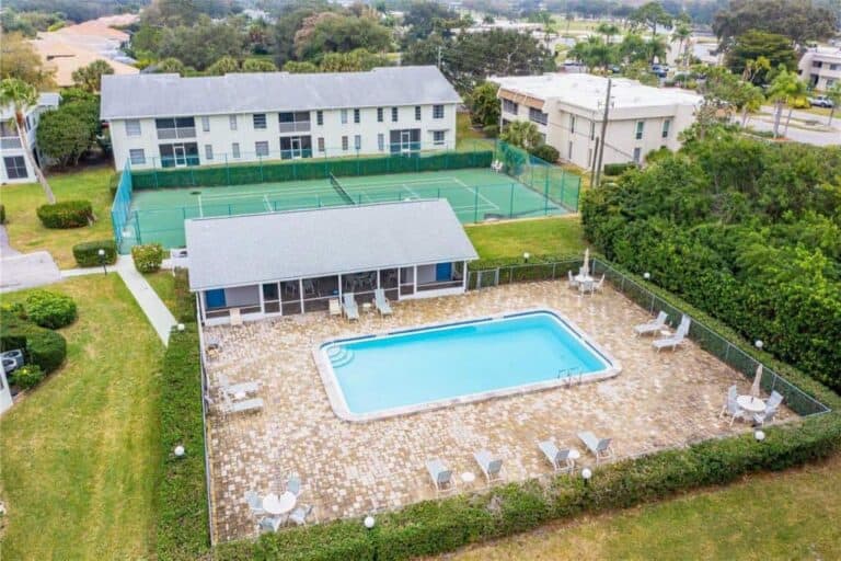 Pinehurst Condos in Palm Aire Sarasota, FL. - Pool