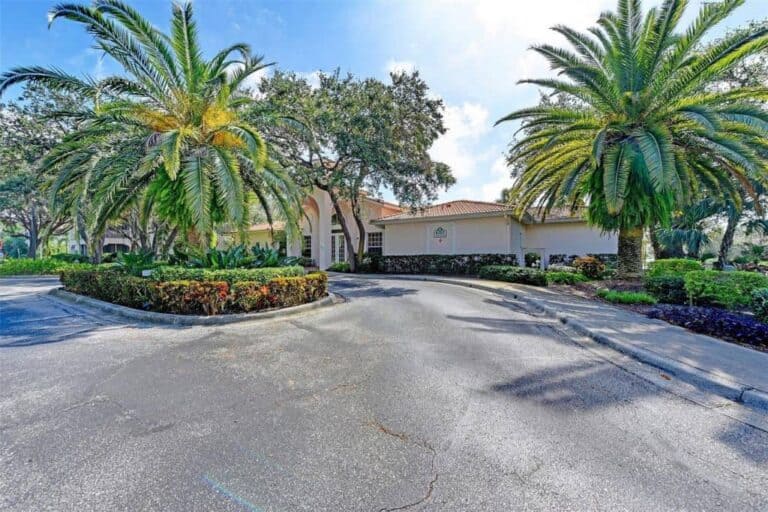 Plaza De Flores Condos in Palmer Ranch Sarasota, FL. - Clubhouse