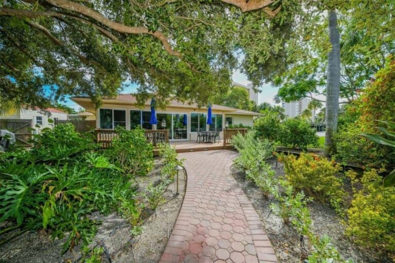 Pointe Condos in Siesta Key, FL. - Clubhouse