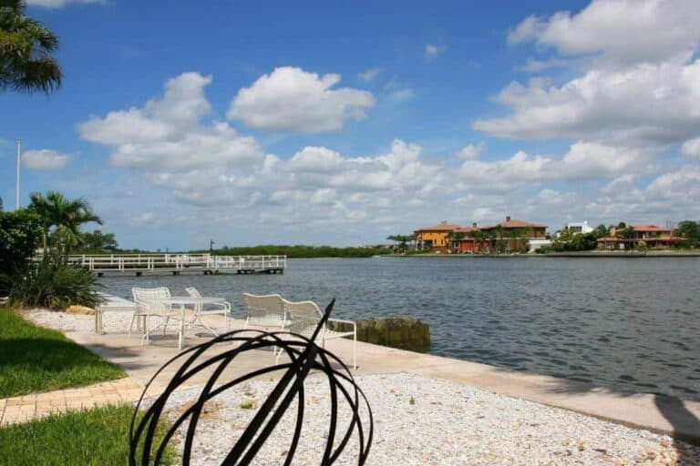 Polynesian Gardens Condos in Siesta Key, FL. - Bay Views