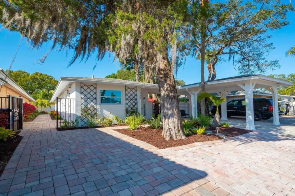 Polynesian Gardens Condos For Sale in Siesta Key, FL.