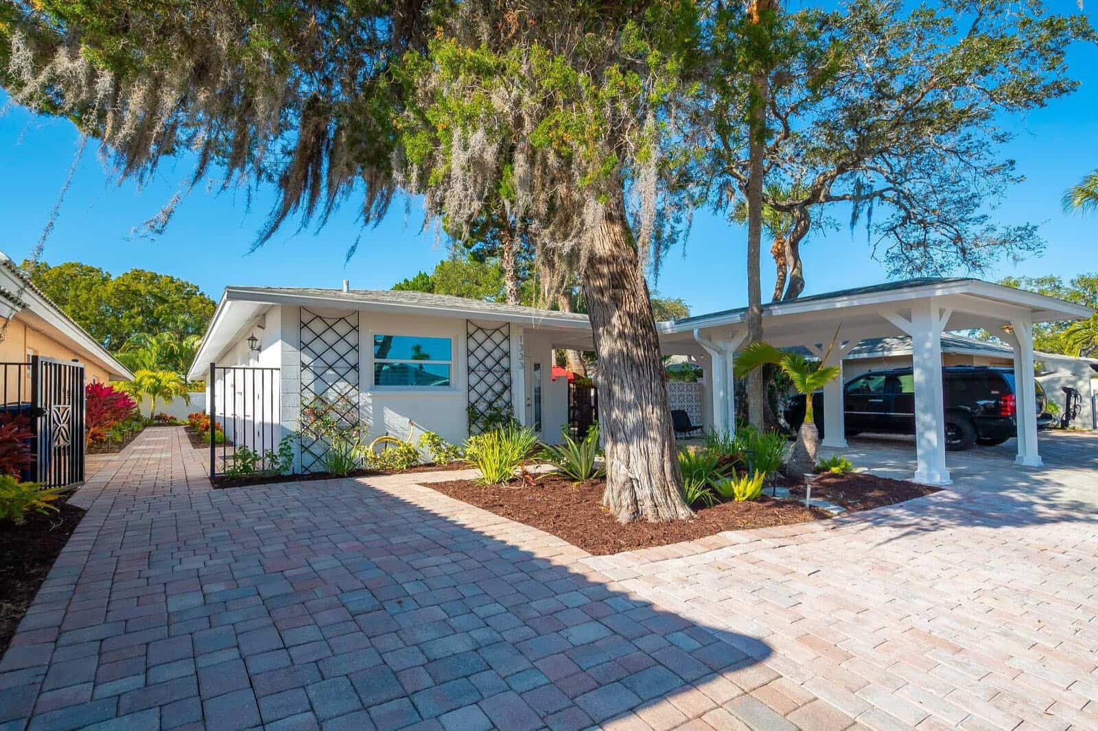 Polynesian Gardens Condos For Sale | Siesta Key, FL