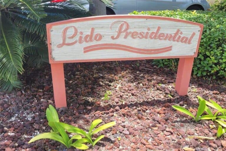 Presidential Condos in Lido Key Sarasota, FL. - Entrance Sign