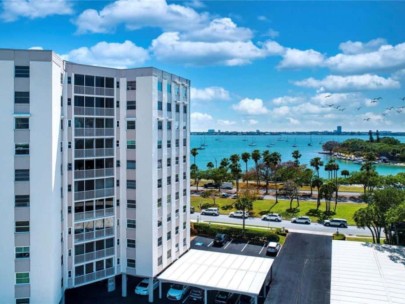 Regency House Condos in Downtown Sarasota, FL. - Building