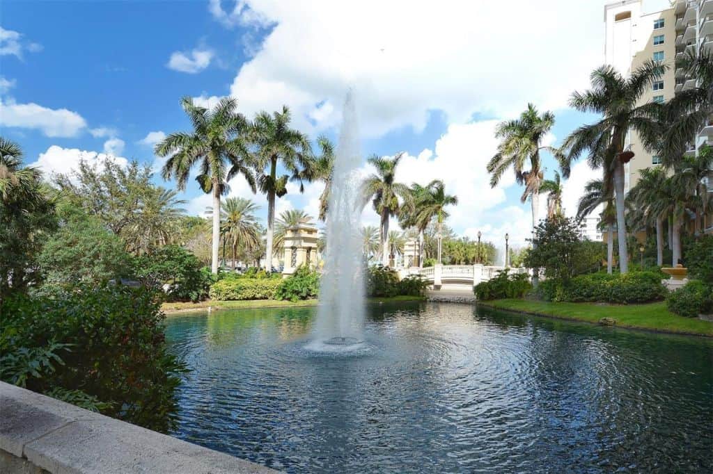 Renaissance Condos in Downtown Sarasota, FL. - Fountain