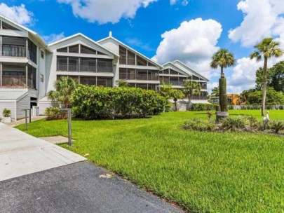 River Place Condos in Ellenton, FL. - Grounds