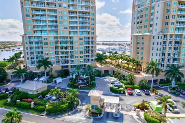 Riviera Dunes Condos in Palmetto, FL. - Bel Mare