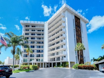 Saint Armand Towers Condos in Lido Key Sarasota, FL. - Building