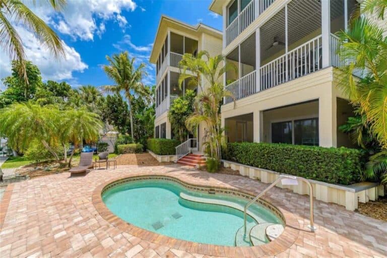 Siesta Bayside South Condos in Siesta Key, FL. - Spool