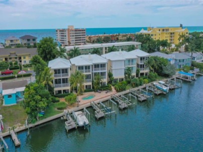 Siesta Bayside South Condos in Siesta Key, FL. - Waterfront Building