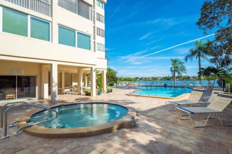 Siesta Harbor Condos For Sale in Siesta Key, FL. - Pool