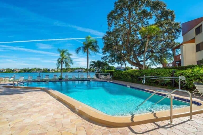 Siesta Harbor Condos For Sale in Siesta Key, FL. - Pool