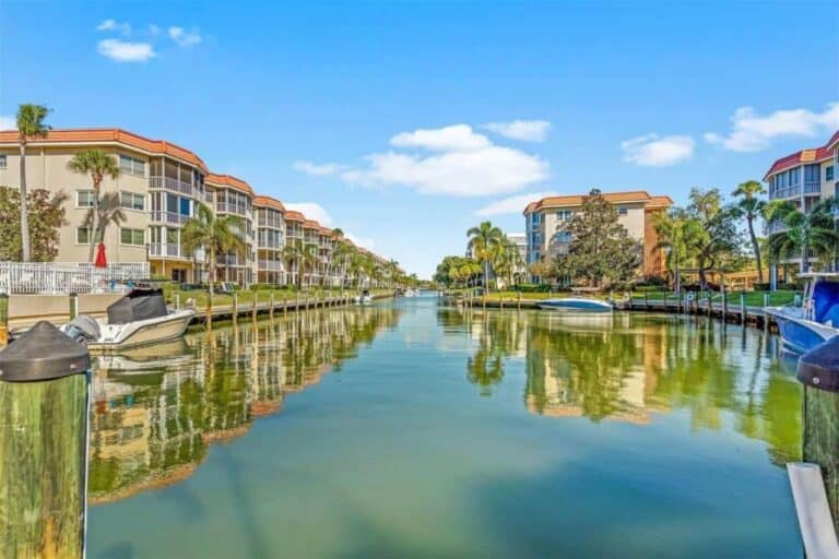 Siesta Harbor Condos For Sale in Siesta Key, FL. - Canal