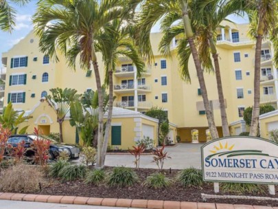 Somerset Cay Condos in Siesta Key, FL. - Entrance Sign