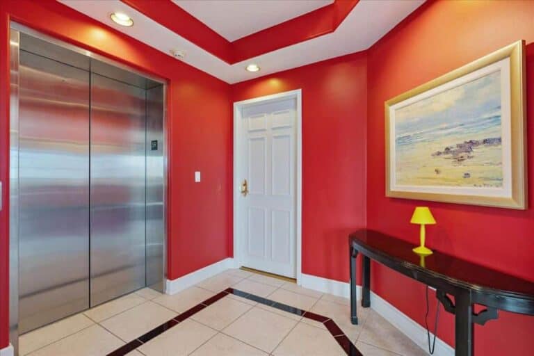 Somerset Cay Condos in Siesta Key, FL. - Elevators