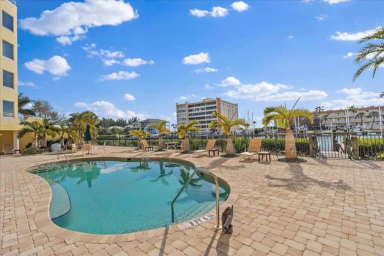 Somerset Cay Condos in Siesta Key, FL. - Pool