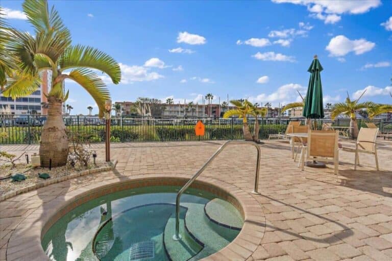 Somerset Cay Condos in Siesta Key, FL. - Hot Tub