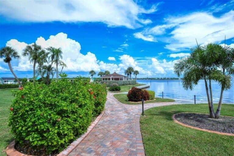 Sunrise Cove Condos in Siesta Key, FL. - Bayfront