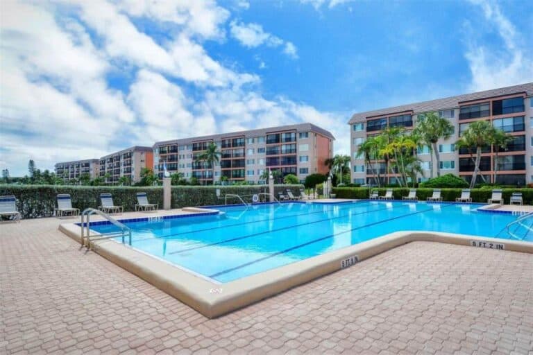Sunrise Cove Condos in Siesta Key, FL. - Pool