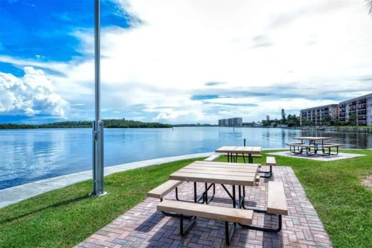 Sunrise Cove Condos in Siesta Key, FL. - Bayfront Picnic Tables