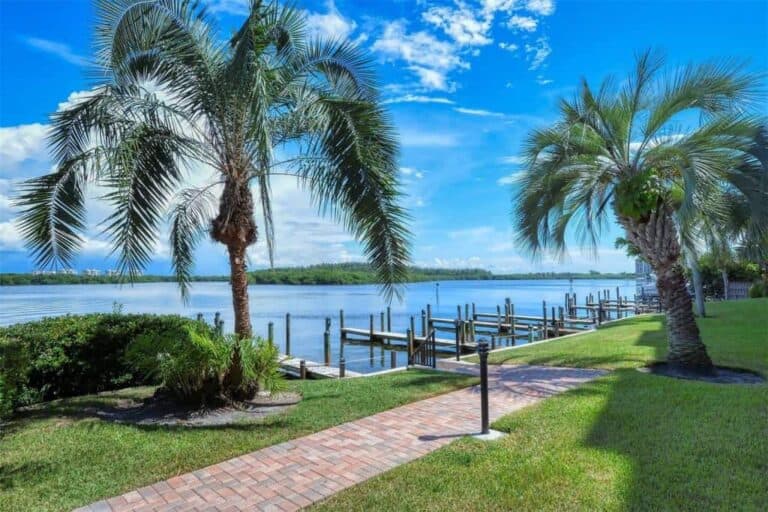 Sunrise Cove Condos in Siesta Key, FL. - Boat Docks