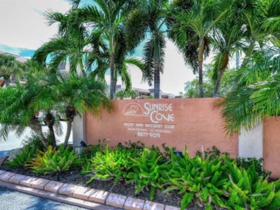 Sunrise Cove Condos in Siesta Key, FL. - Entrance Sign