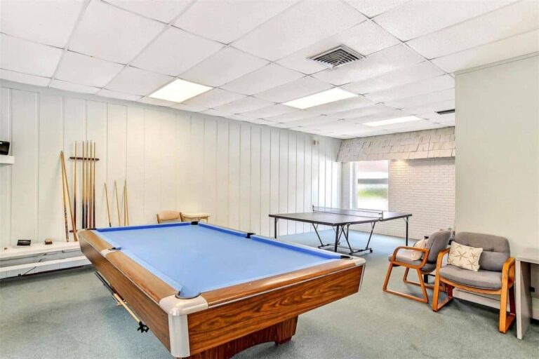 Sunrise Cove Condos in Siesta Key, FL. - Billards Table