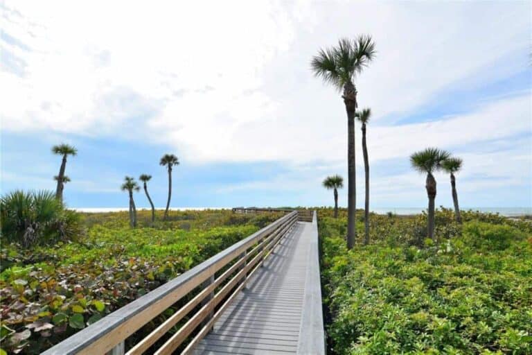 Sunset Beach Condos in Longboat Key, FL. - Beach Access