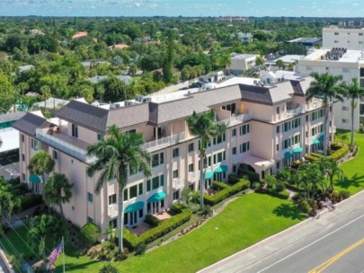 Sunset Royale Condos in Siesta Key, FL. - Aerial of Building