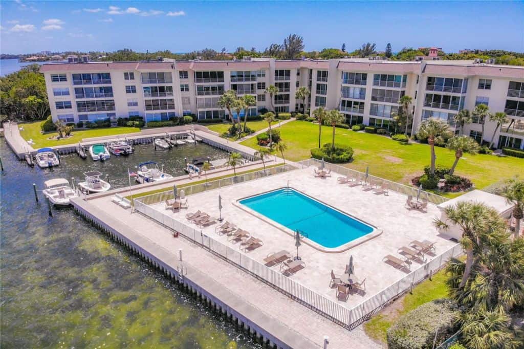 Sutton Place Condos in Longboat Key, FL. - Pool