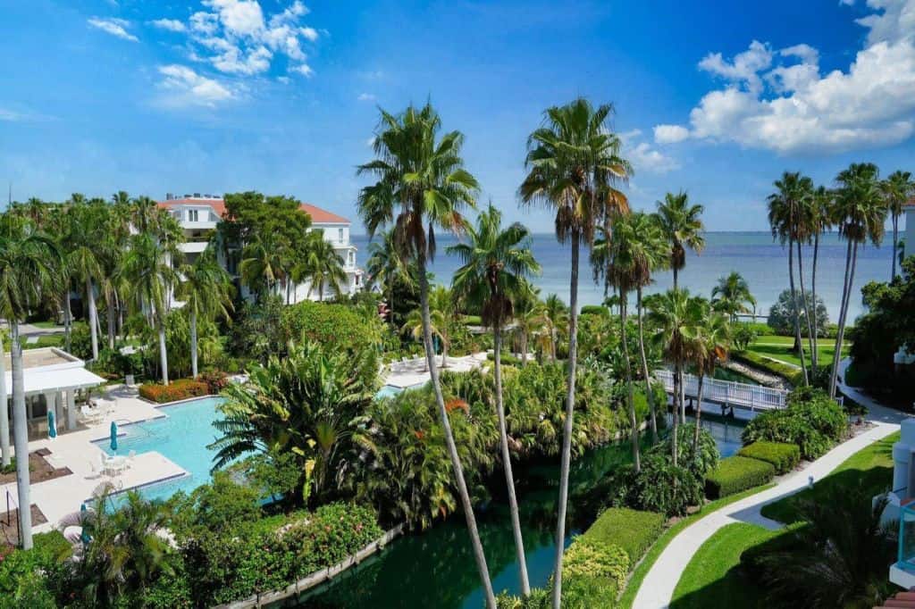 Tangerine Bay Club in Longboat Key, FL. - Grounds